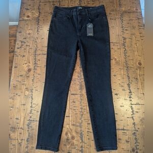 NWT- Rails 29 high-rise skinny black jeans